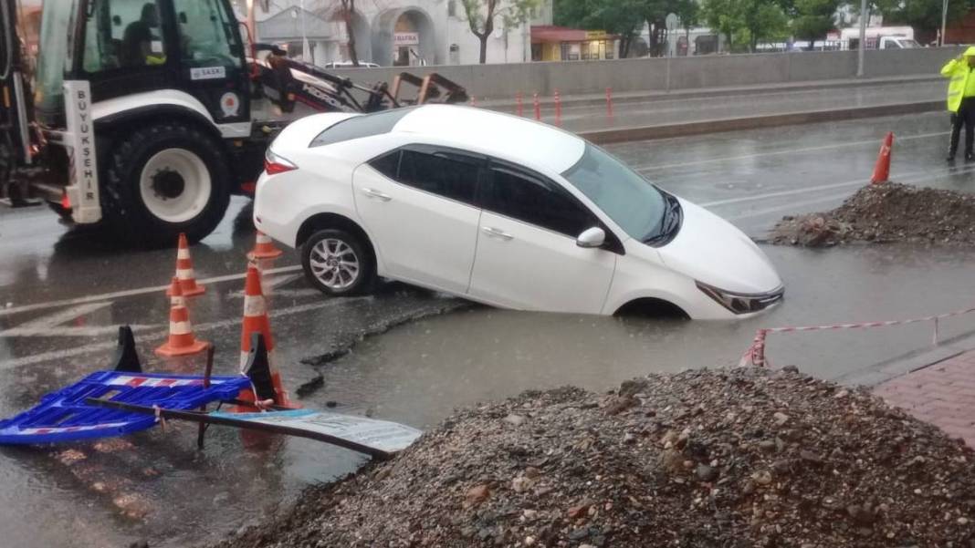 Samsun'u sağanak vurdu: Evleri su bastı, sokaklar göle döndü 5